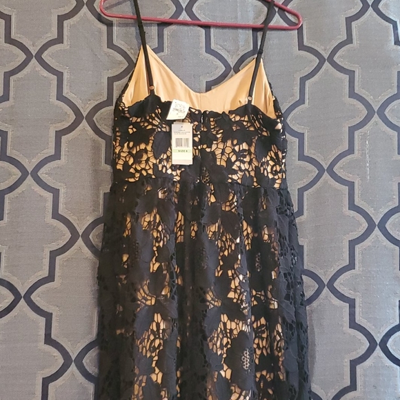 Dress - Picture 2 of 3